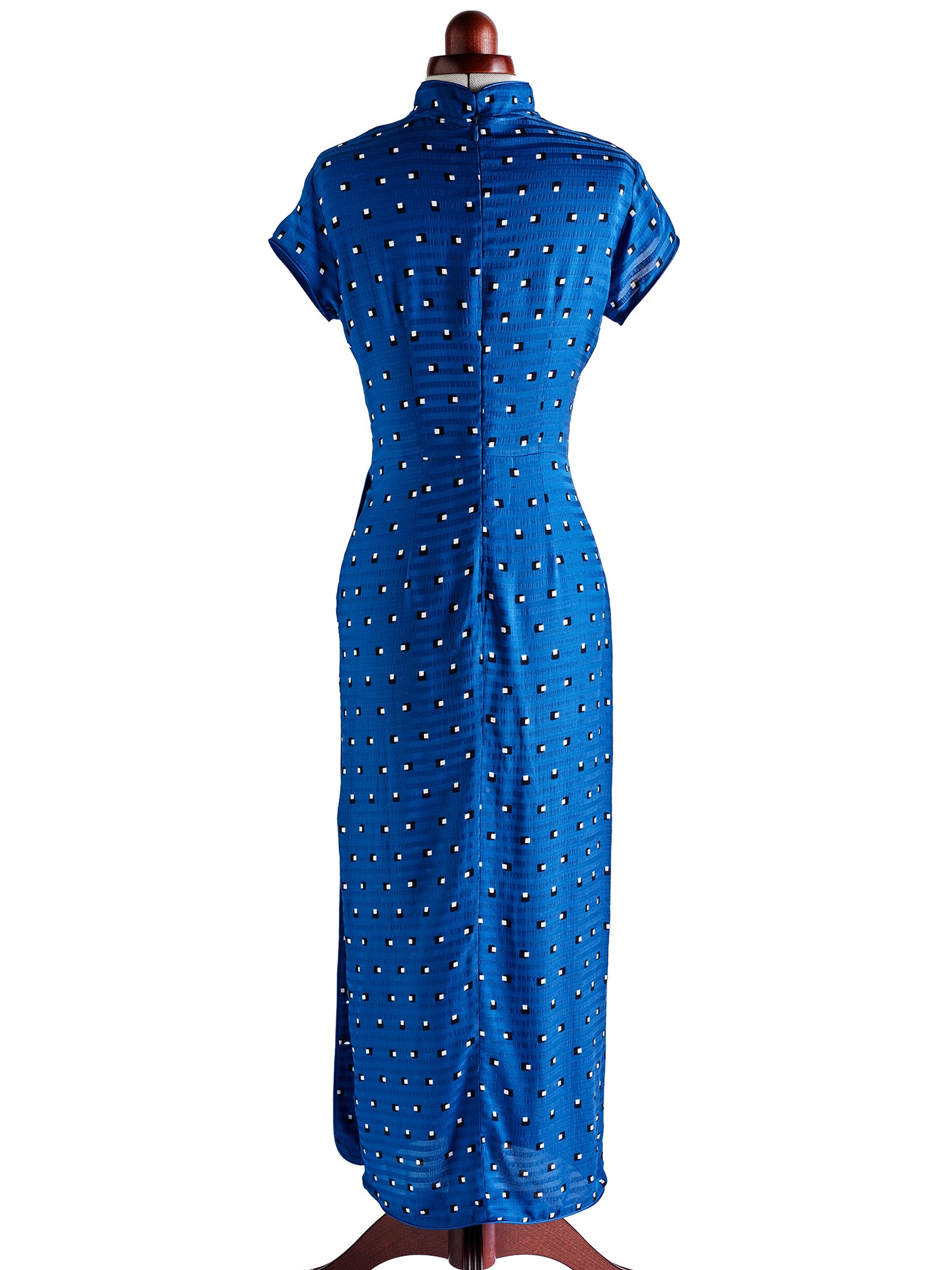 The Southampton Indigo Dress, Amlul