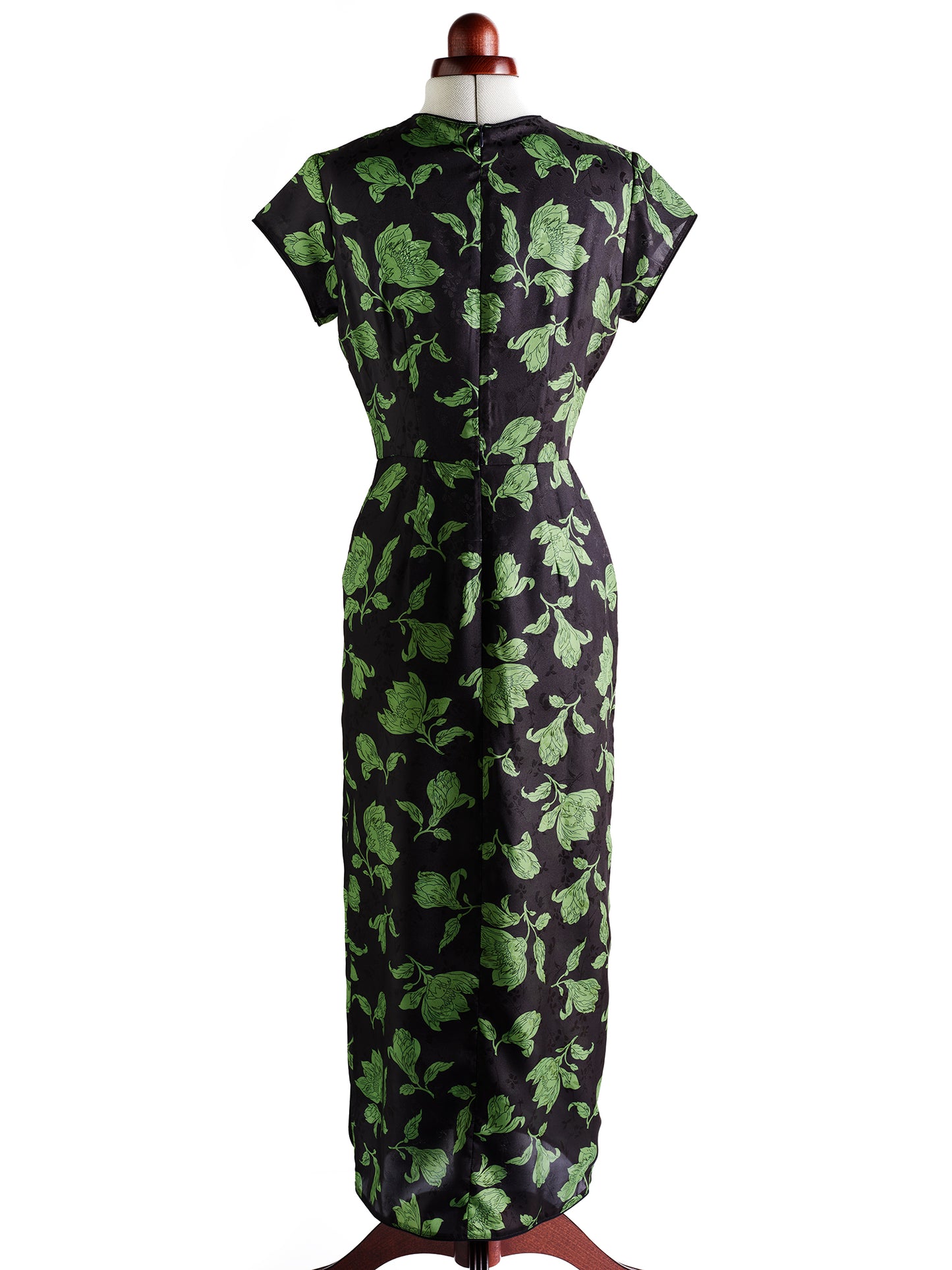 The Southampton Garden Dress, Amlul